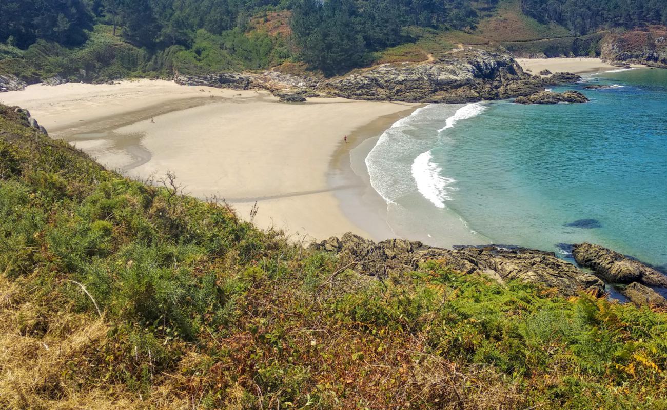 Praia de Rebordelo'in fotoğrafı beyaz kum yüzey ile