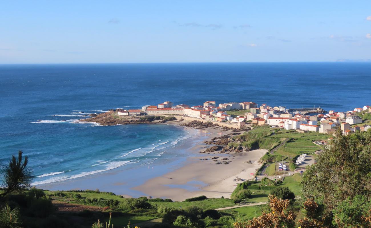 Praia de Caion'in fotoğrafı i̇nce beyaz kum yüzey ile