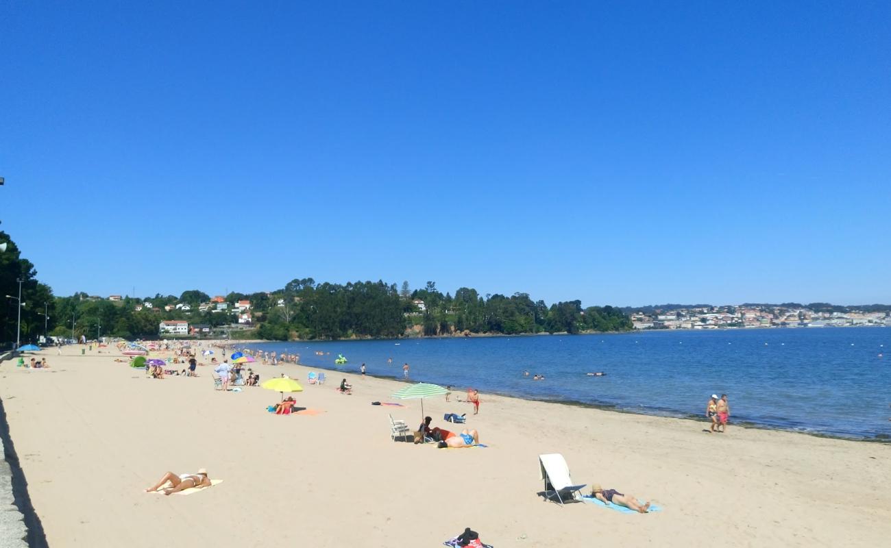 Playa Gandario'in fotoğrafı beyaz kum yüzey ile