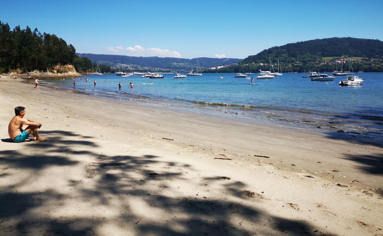 Playa de Limodre'in fotoğrafı beyaz kum yüzey ile