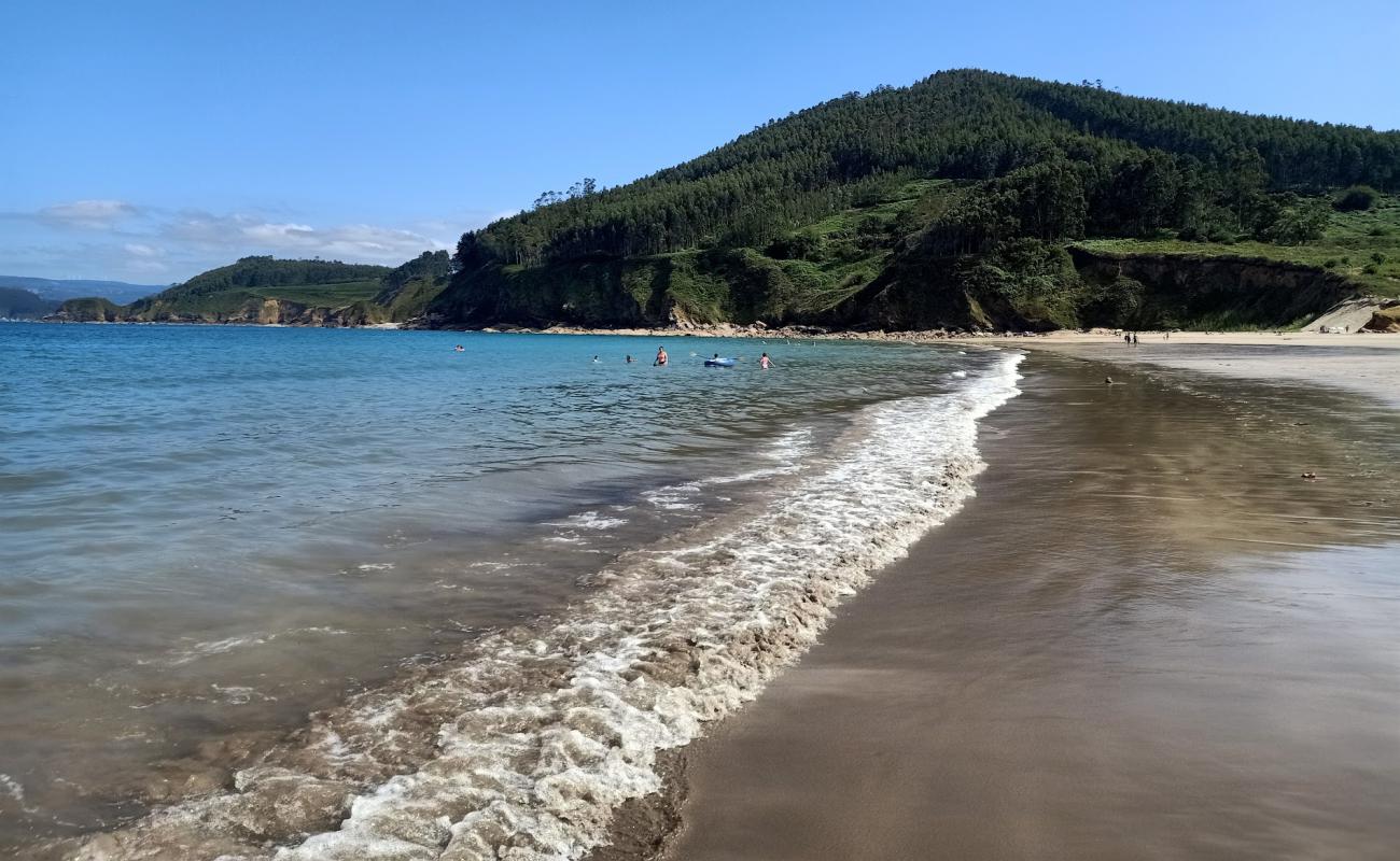 Praia de Basteira'in fotoğrafı i̇nce beyaz kum yüzey ile