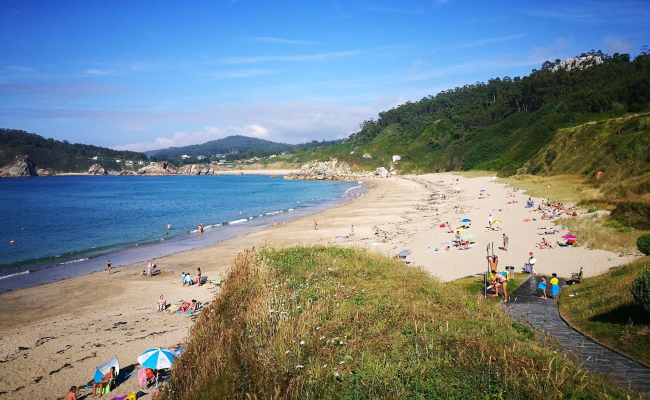 Playa de San Antonio'in fotoğrafı beyaz ince kum yüzey ile