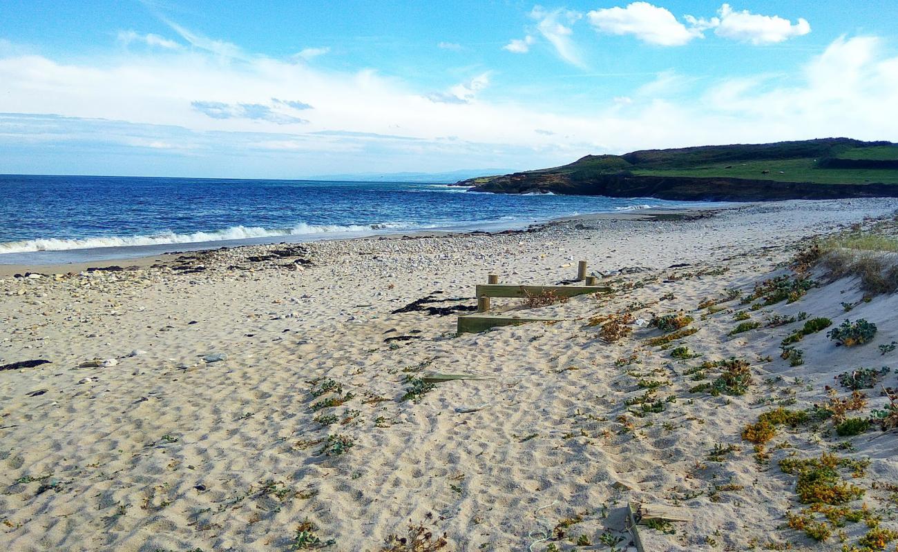 Playa Pampillosa'in fotoğrafı beyaz kum yüzey ile