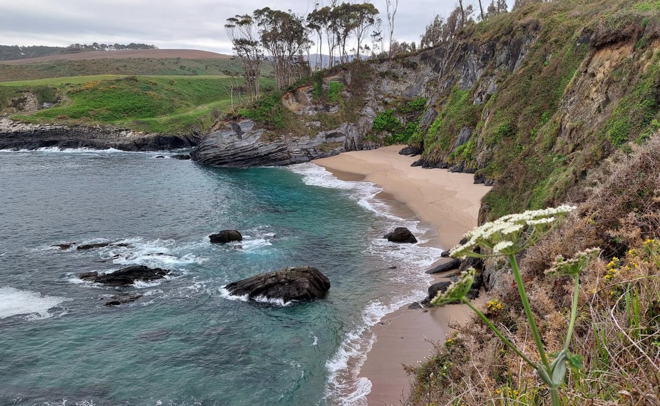 Playa de Fabal'in fotoğrafı açık bej kum yüzey ile