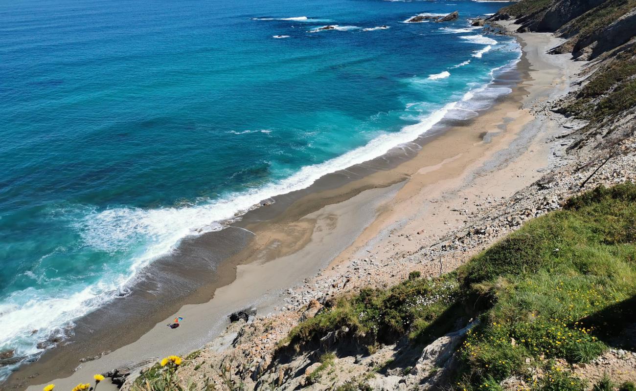 Playa de Vallina'in fotoğrafı taşlı kum yüzey ile