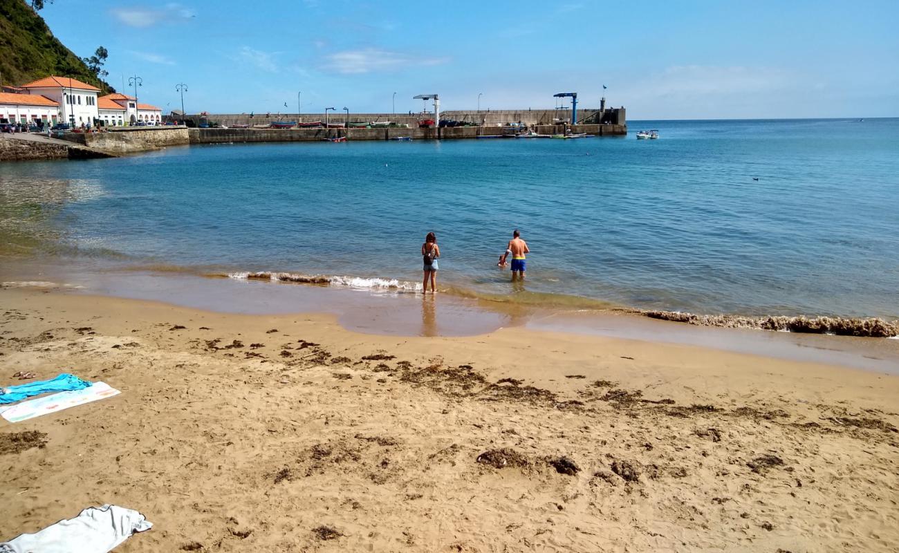 Tazones beach'in fotoğrafı açık bej kum yüzey ile