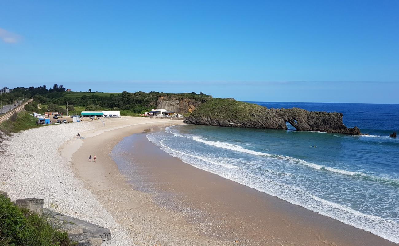 Playa de San Antolin'in fotoğrafı bej kum ve çakıl yüzey ile