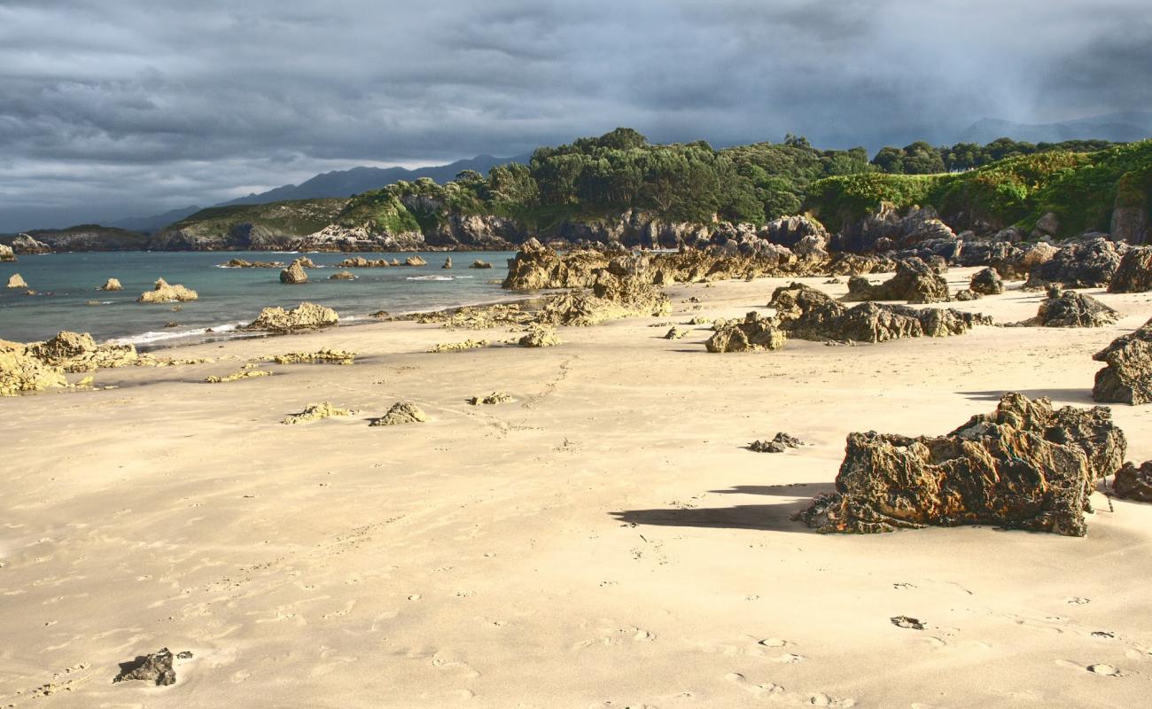 Playa del Valle'in fotoğrafı beyaz kum yüzey ile