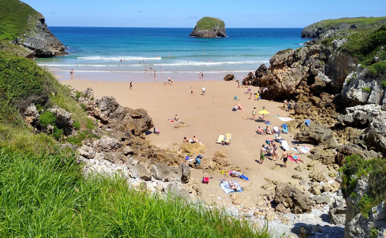 Playa de Troenzo'in fotoğrafı i̇nce bej kum yüzey ile