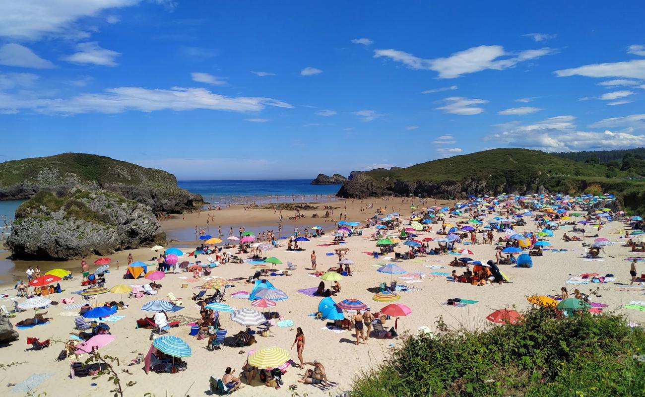 Playa de Borizo'in fotoğrafı parlak ince kum yüzey ile