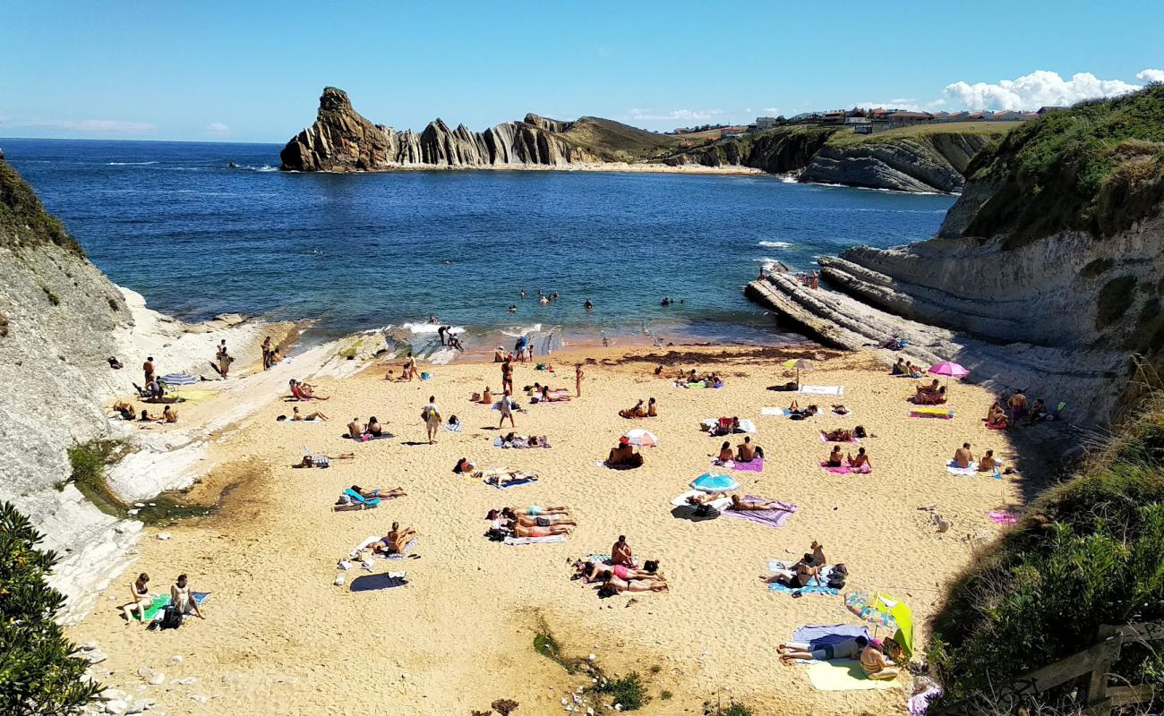 Playa de Cerrias'in fotoğrafı açık bej kum yüzey ile