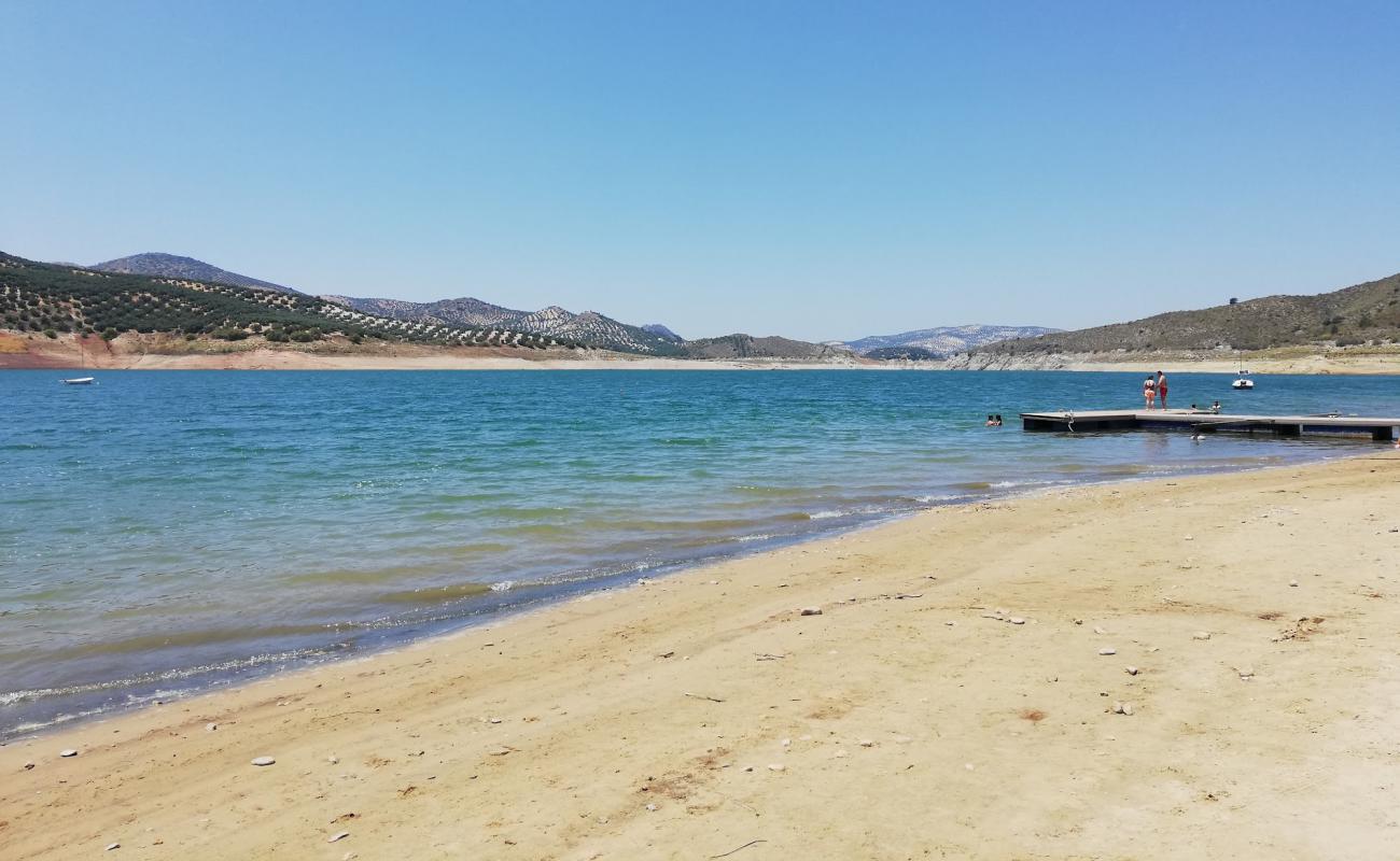 Playa de Valdearenas'in fotoğrafı açık bej kum yüzey ile