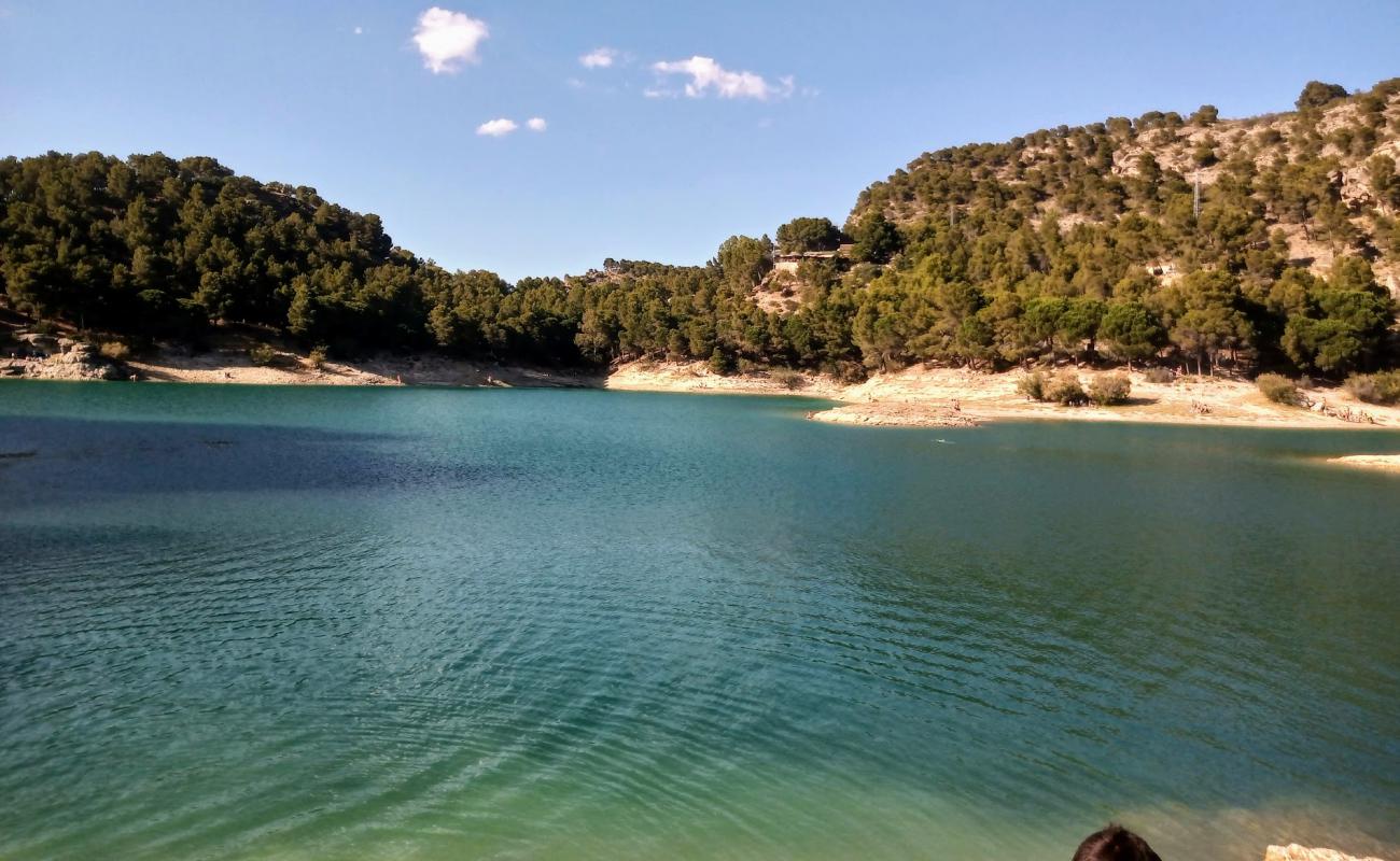 Playa del promontorio.'in fotoğrafı bej kum ve kayalar yüzey ile