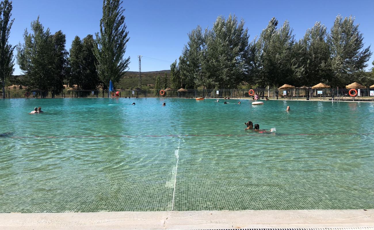 Pool Playas del Vicario'in fotoğrafı beton kaplı yüzey yüzey ile