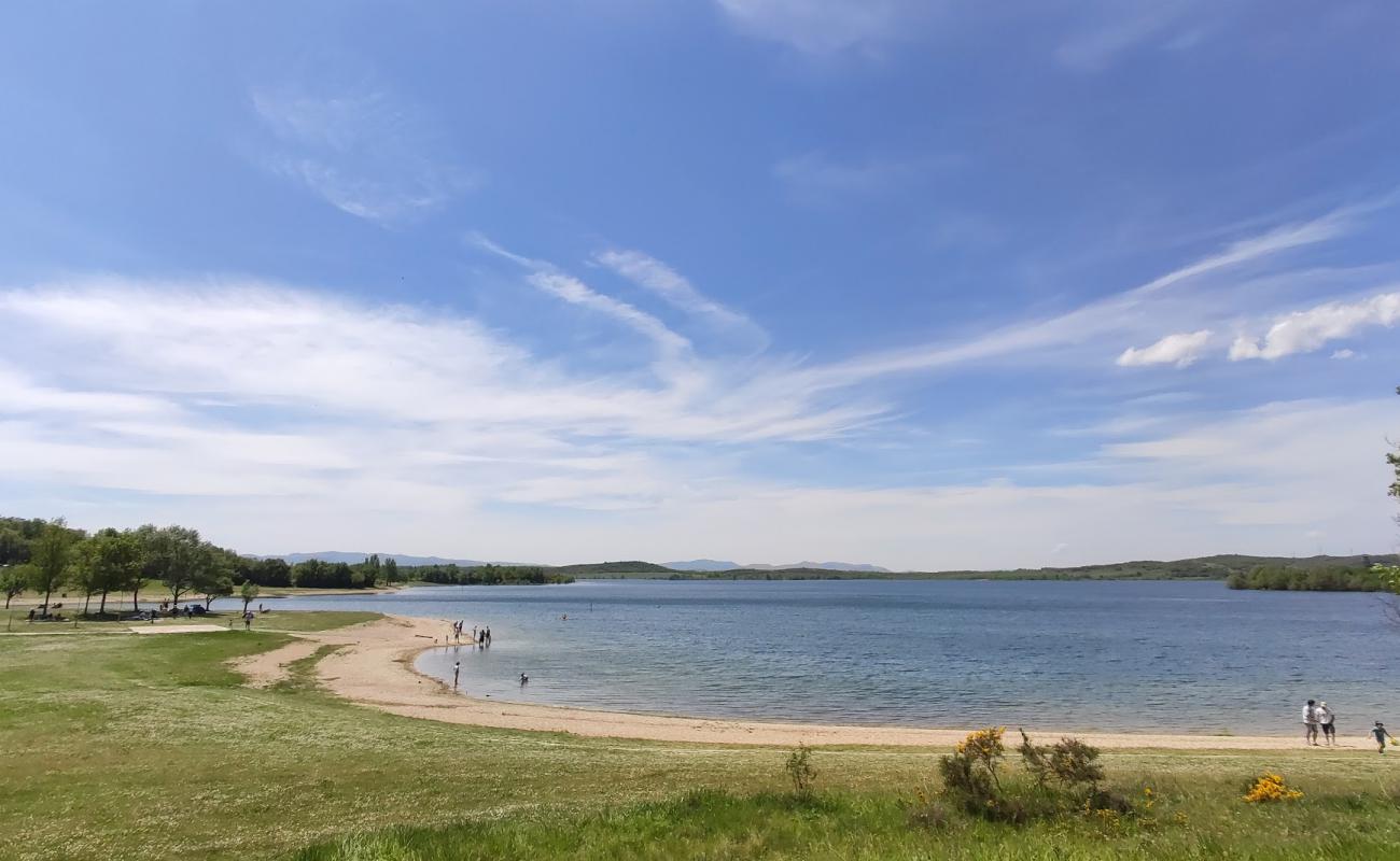 Garaio Norte beach'in fotoğrafı küçük bej çakıl yüzey ile