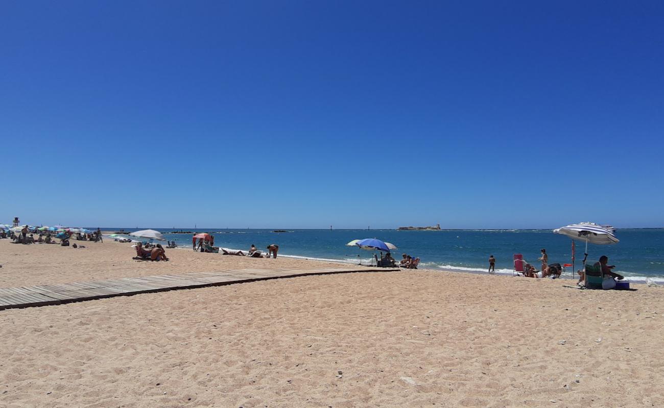 Playa de Sancti-Petri'in fotoğrafı parlak kum yüzey ile