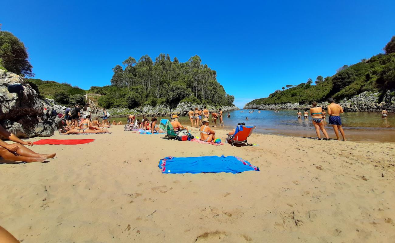 Playa de Guadamia'in fotoğrafı parlak kum yüzey ile