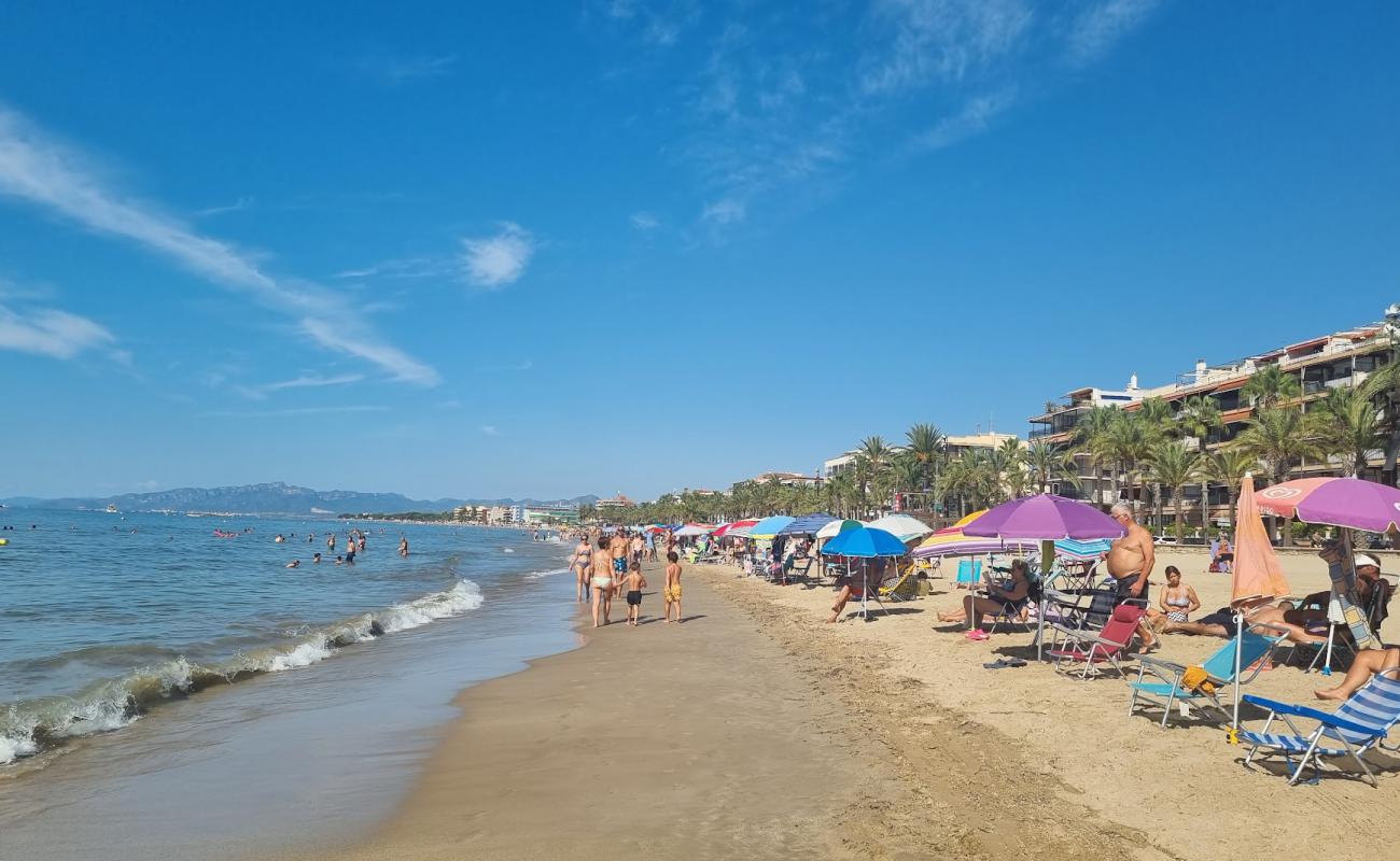 Cambrils Plajı'in fotoğrafı açık bej kum yüzey ile