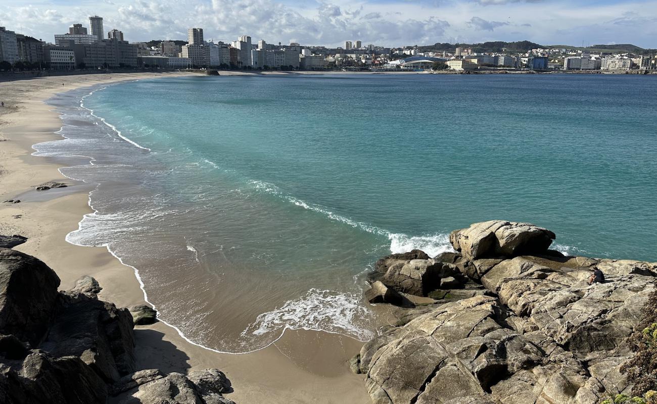 Riazor Plajı'in fotoğrafı parlak kum yüzey ile