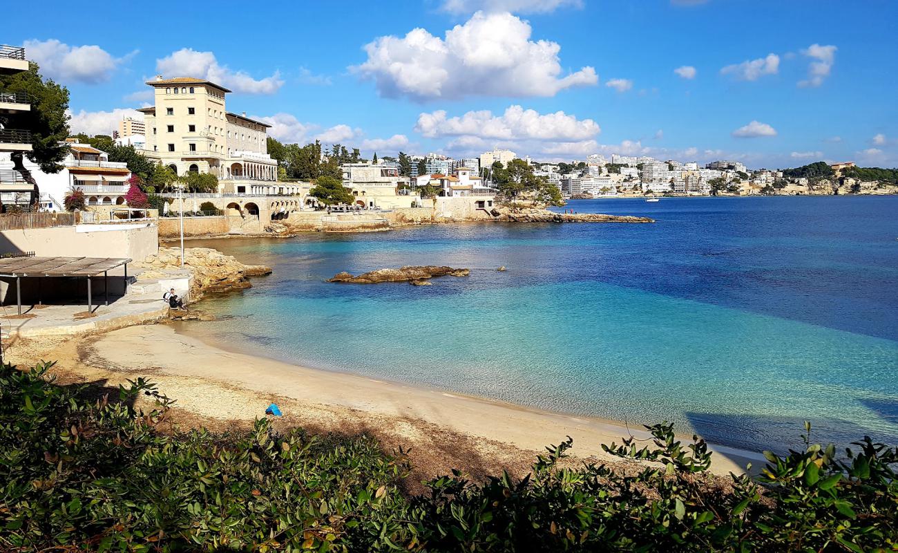 Platja Cas Catala Calvia'in fotoğrafı açık bej kum yüzey ile