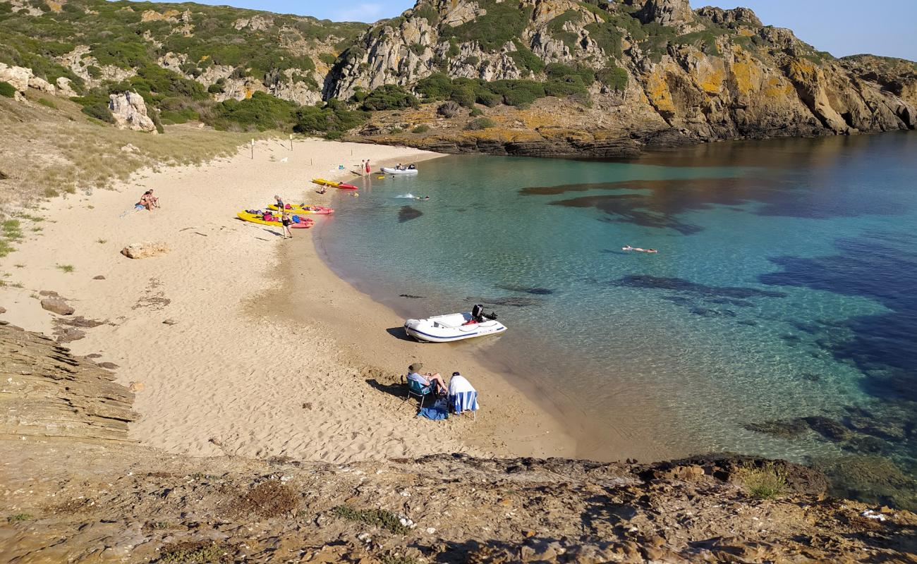 Playa Els Tamarells'in fotoğrafı parlak kum yüzey ile