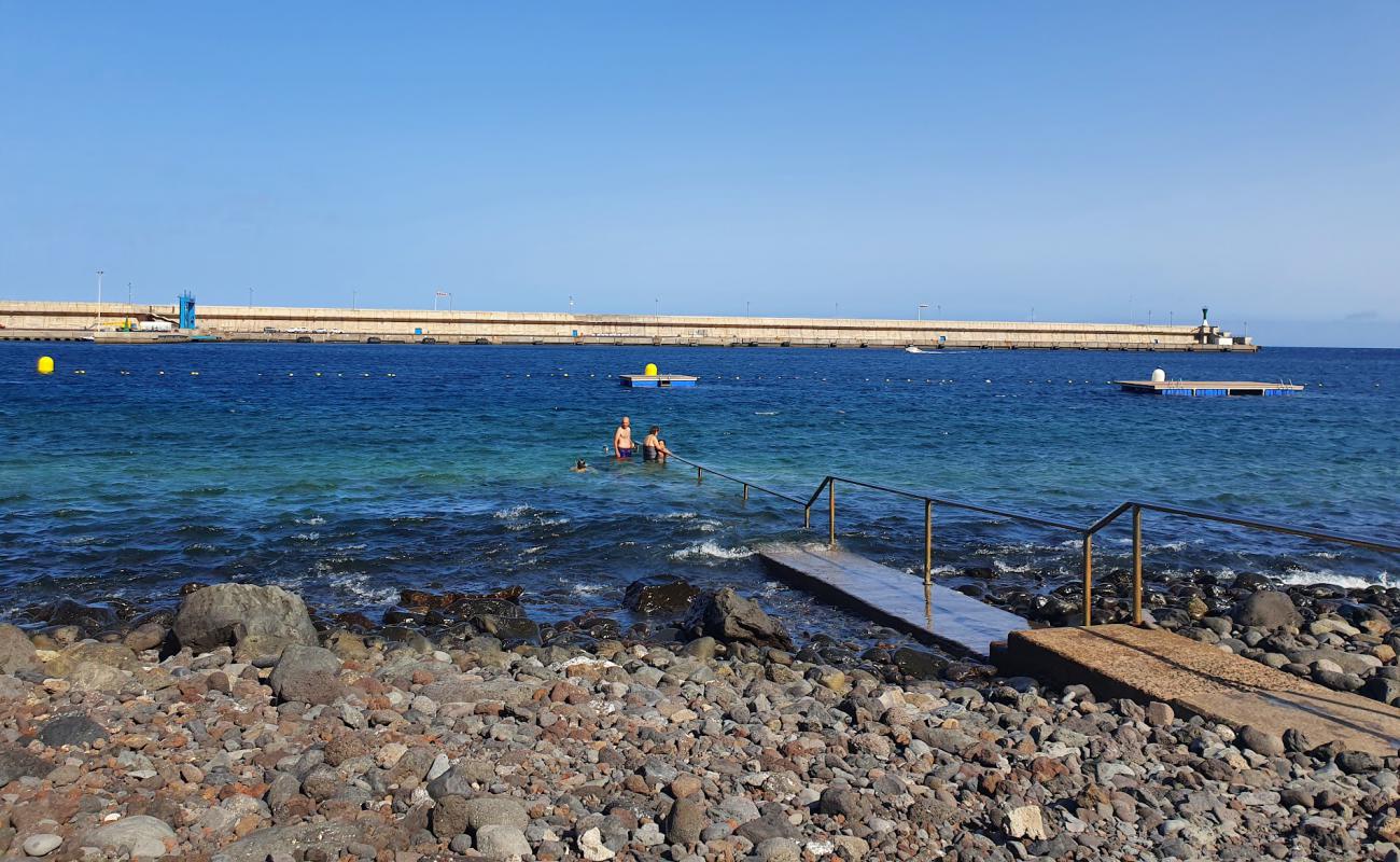 Playa de Puerto de La Estaca'in fotoğrafı taşlar yüzey ile