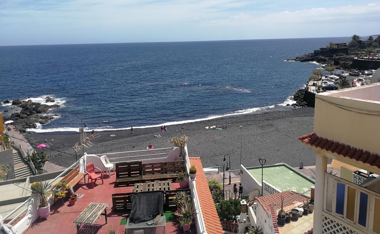 Playa de Cho Vito'in fotoğrafı gri çakıl taşı yüzey ile