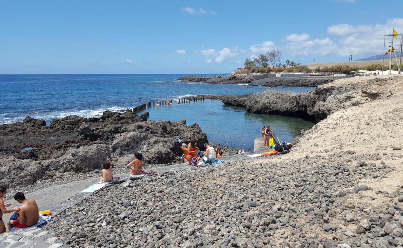 Piscinas naturales Alcala Beach'in fotoğrafı kayalık arazi yüzey ile