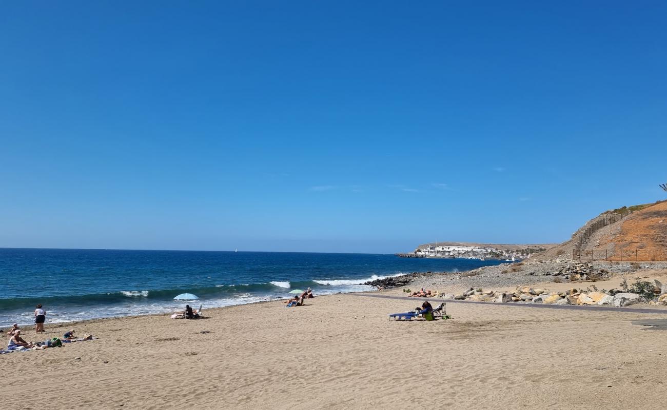 Playa de Las Mujeres'in fotoğrafı gri kum yüzey ile
