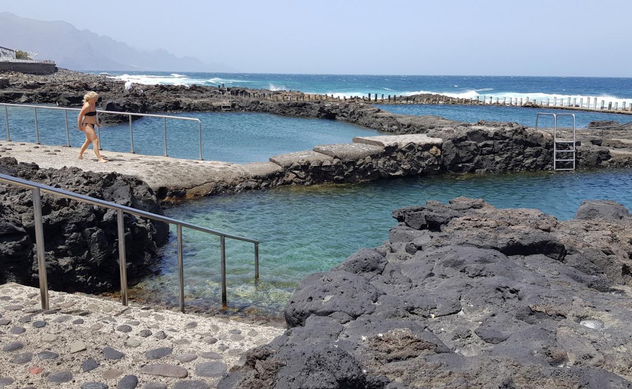 Piscinas Naturales Las Salinas'in fotoğrafı beton kaplı yüzey yüzey ile