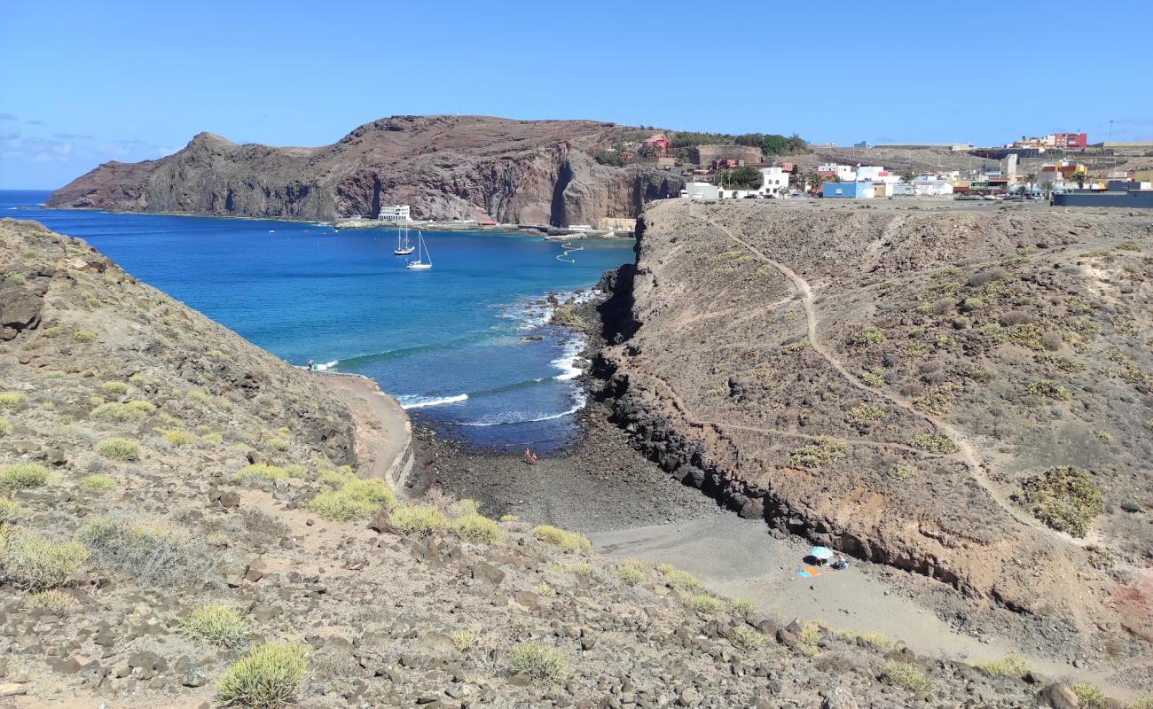 Playa de Martorell'in fotoğrafı gri kum yüzey ile