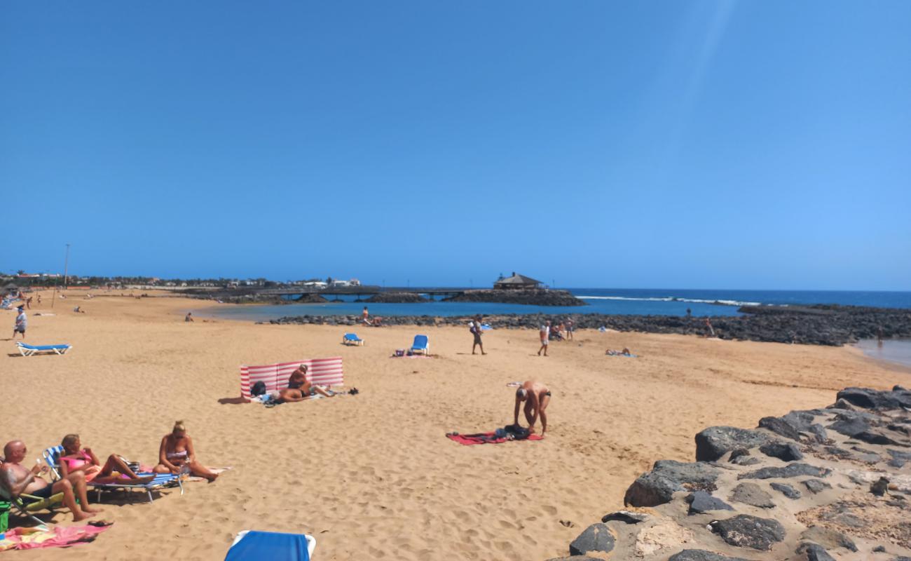 Playa de la Guirra'in fotoğrafı parlak kum yüzey ile