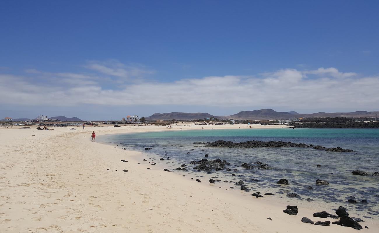 Playa El Islote'in fotoğrafı açık bej kum yüzey ile