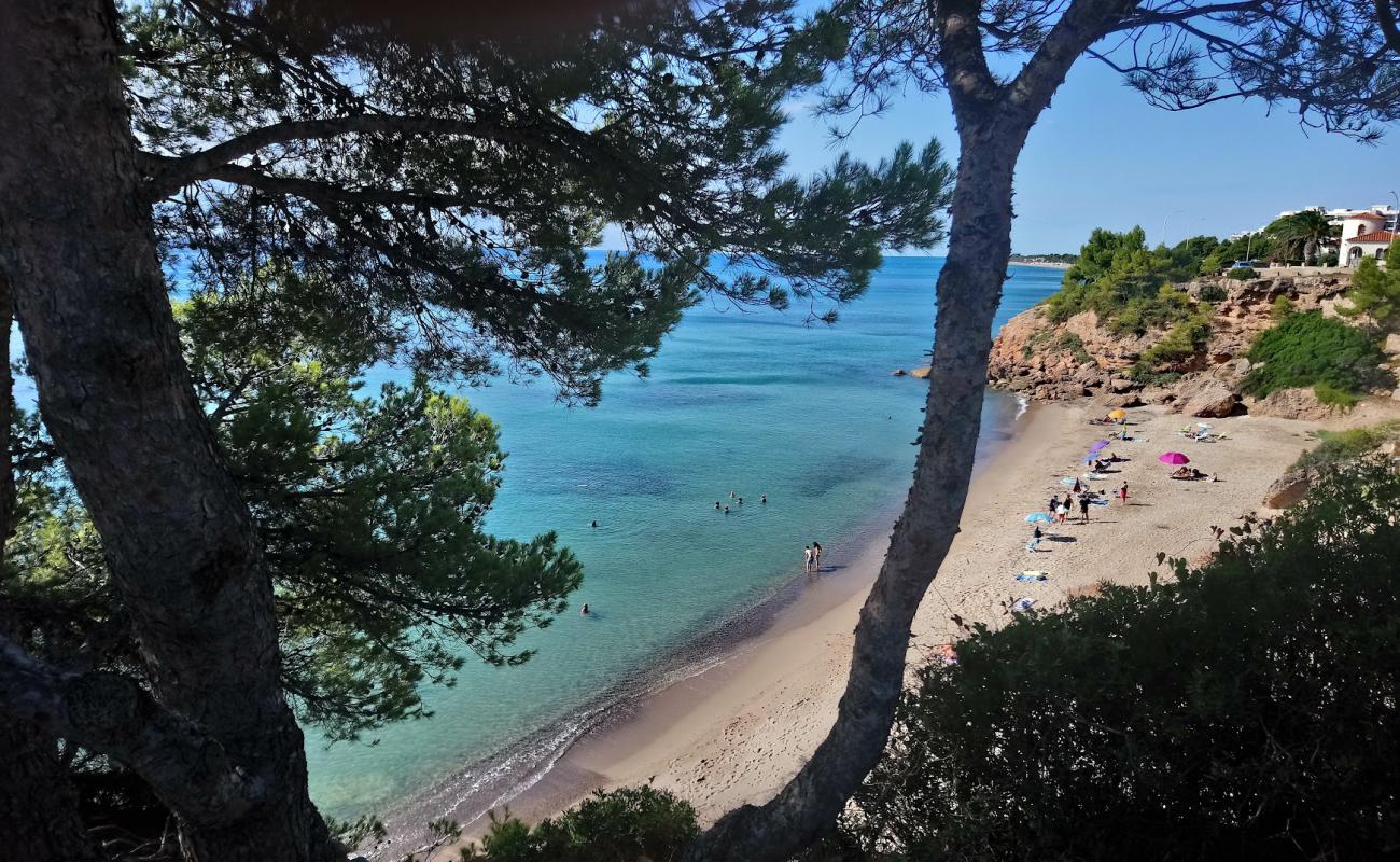 Cala Del Solitari'in fotoğrafı açık bej kum yüzey ile