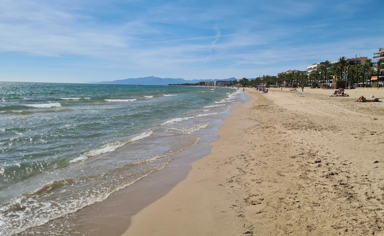 Platja de Ponent'in fotoğrafı açık bej kum yüzey ile