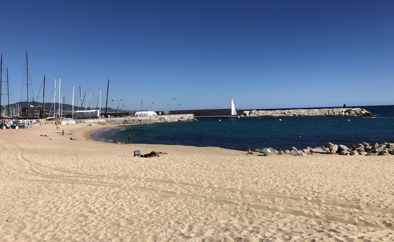 Platja de la Marina'in fotoğrafı açık bej kum yüzey ile