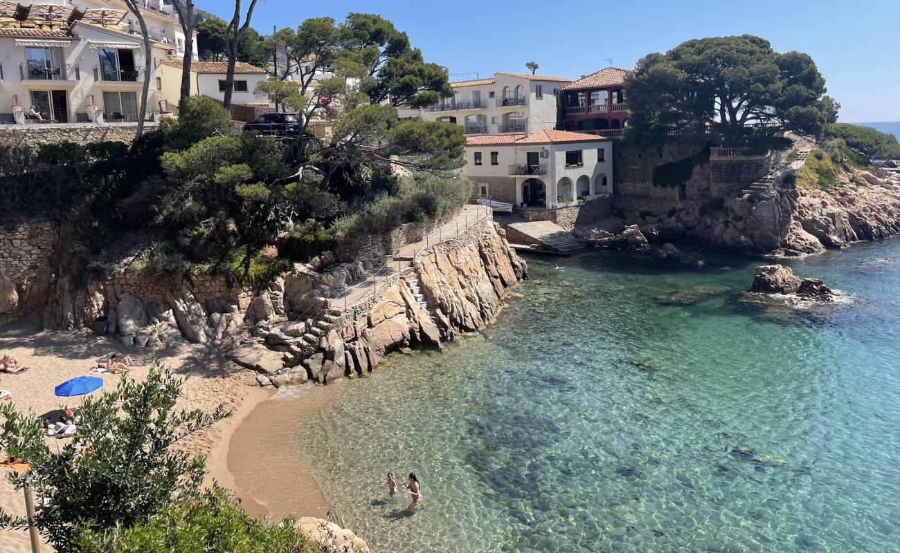 Cala Malaret'in fotoğrafı açık bej kum yüzey ile