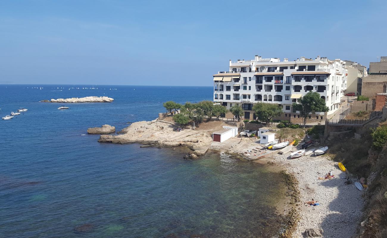Platja Cala de la Creu'in fotoğrafı kayalık arazi yüzey ile