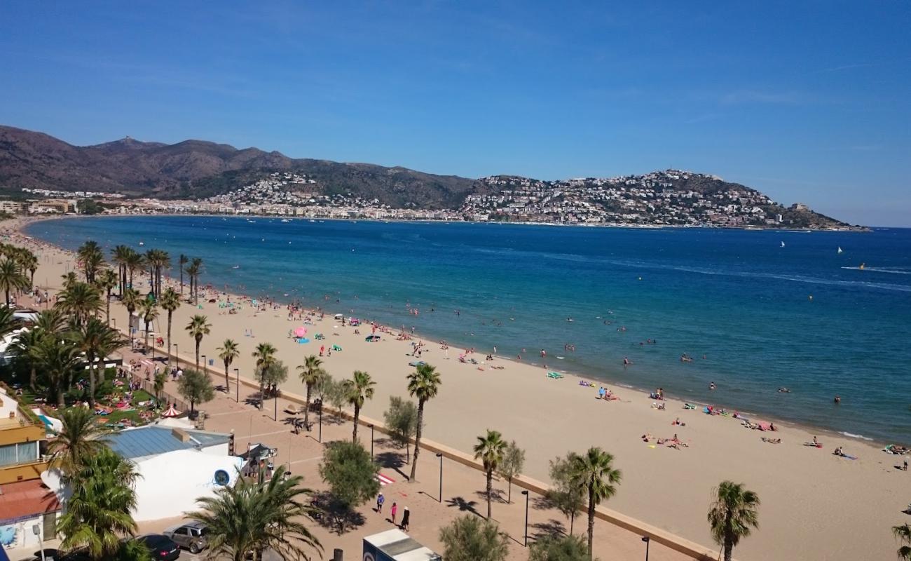 Platja de Santa Margarida'in fotoğrafı açık bej kum yüzey ile