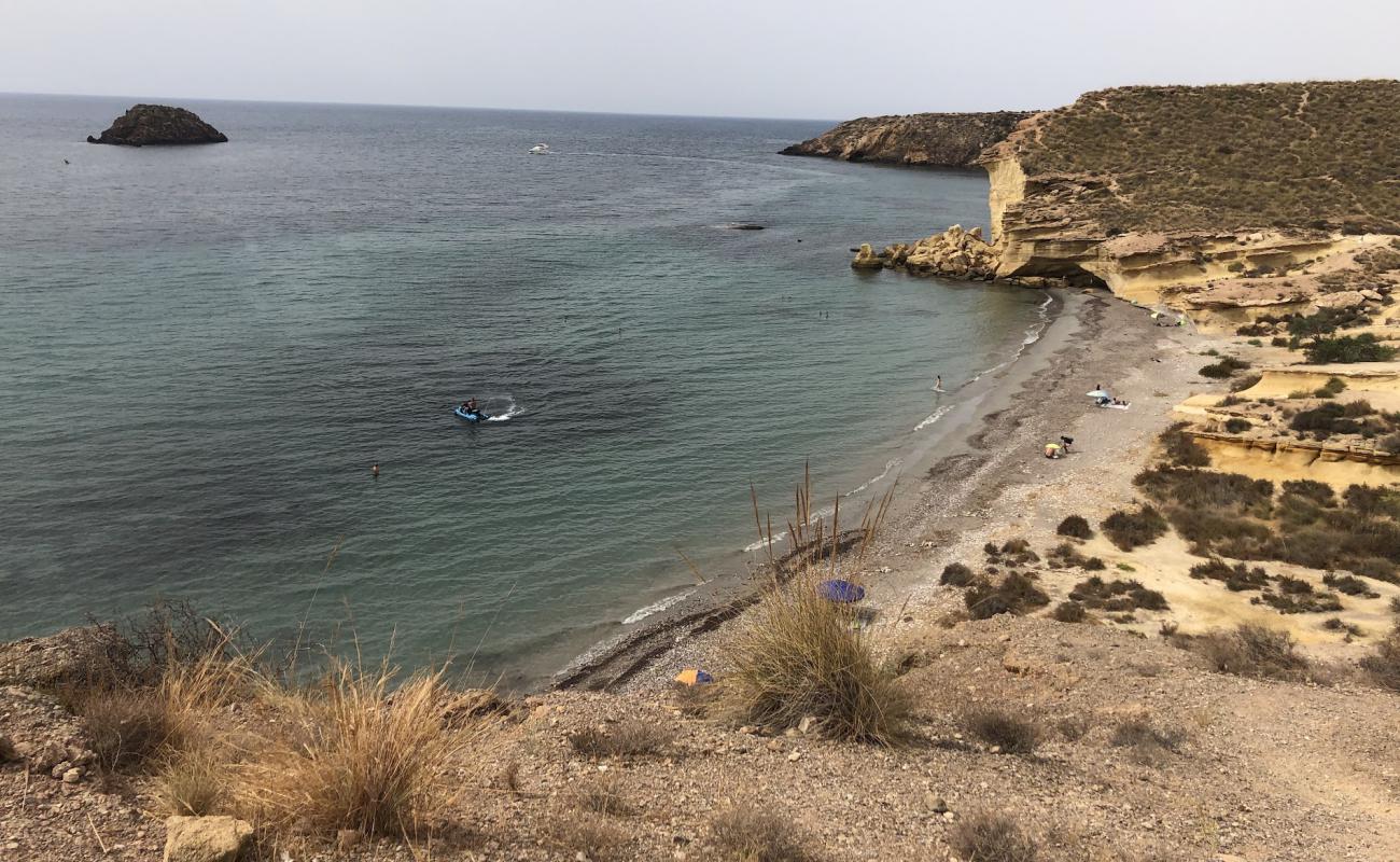 Playa de Piedra Mala'in fotoğrafı gri kum ve çakıl yüzey ile