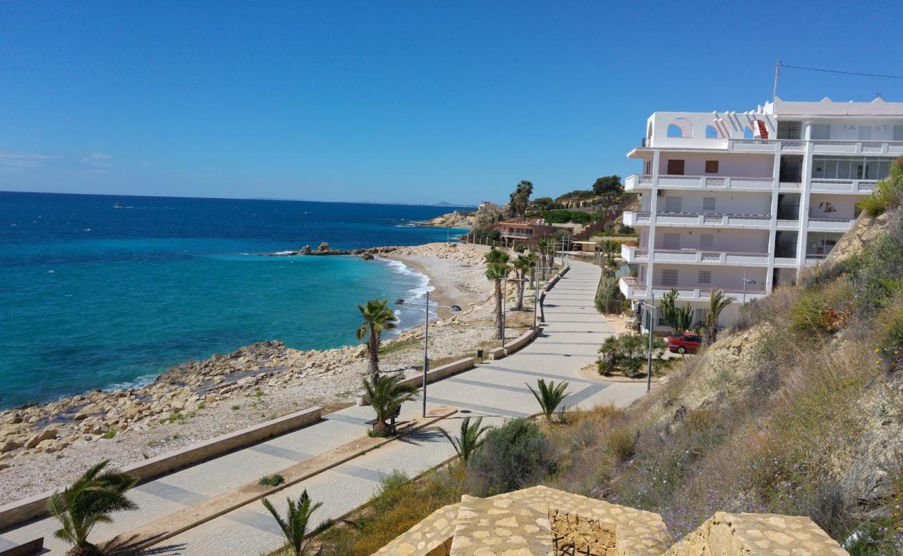 Platja El Tio Roig'in fotoğrafı gri kum ve çakıl yüzey ile