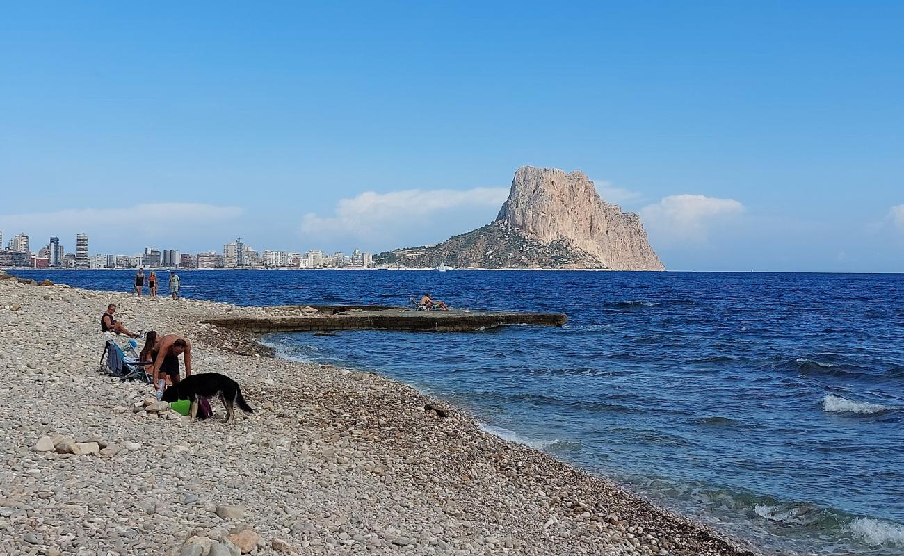 Cala Les Urques'in fotoğrafı hafif çakıl yüzey ile