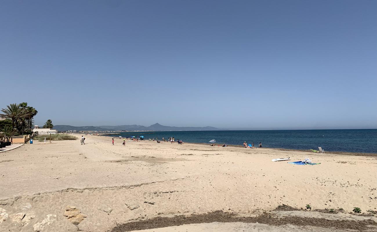 Playa de la Almadraba'in fotoğrafı hafif çakıl yüzey ile