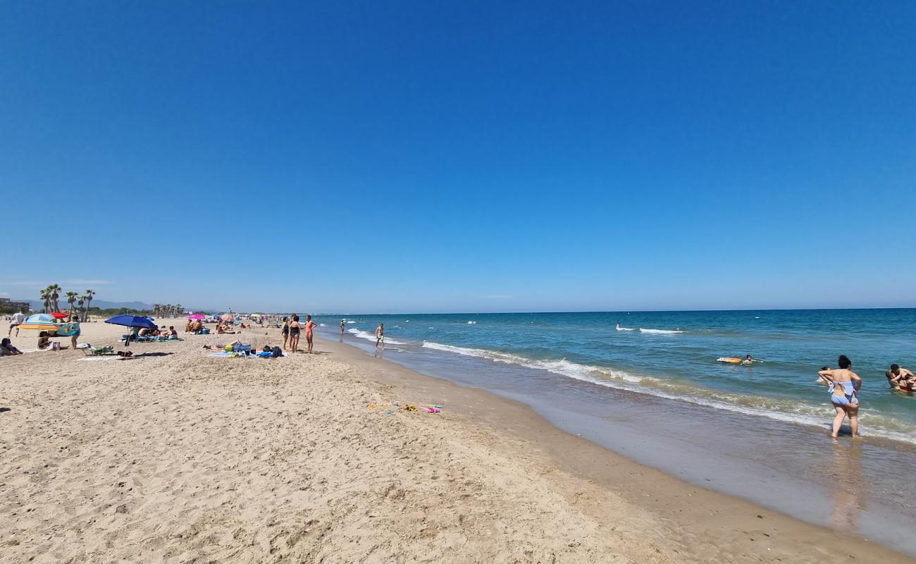 Platja Almarda'in fotoğrafı parlak kum yüzey ile