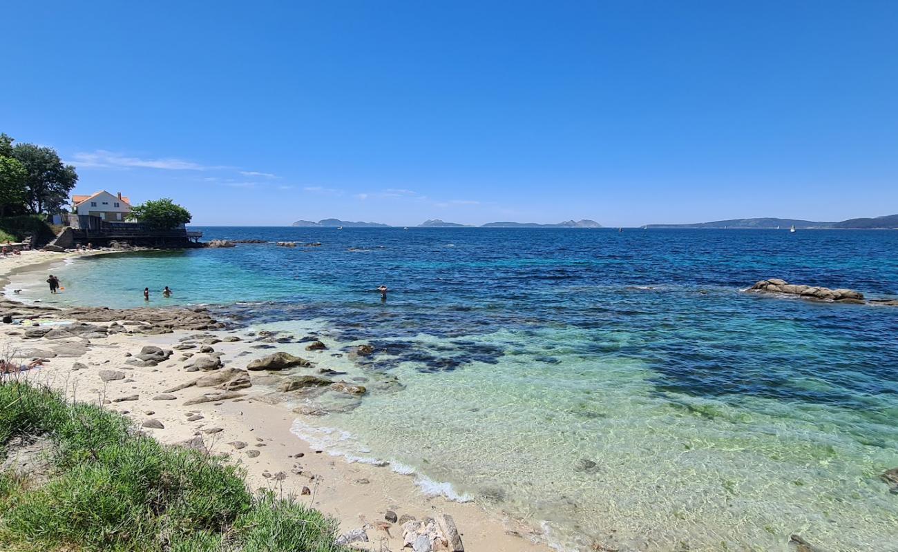 Praia da Mourisca'in fotoğrafı parlak kum yüzey ile