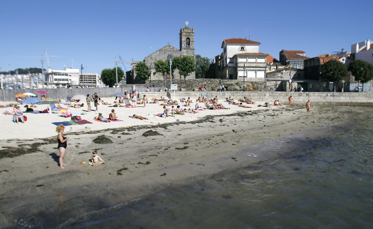 Praia do Adro'in fotoğrafı parlak kum yüzey ile