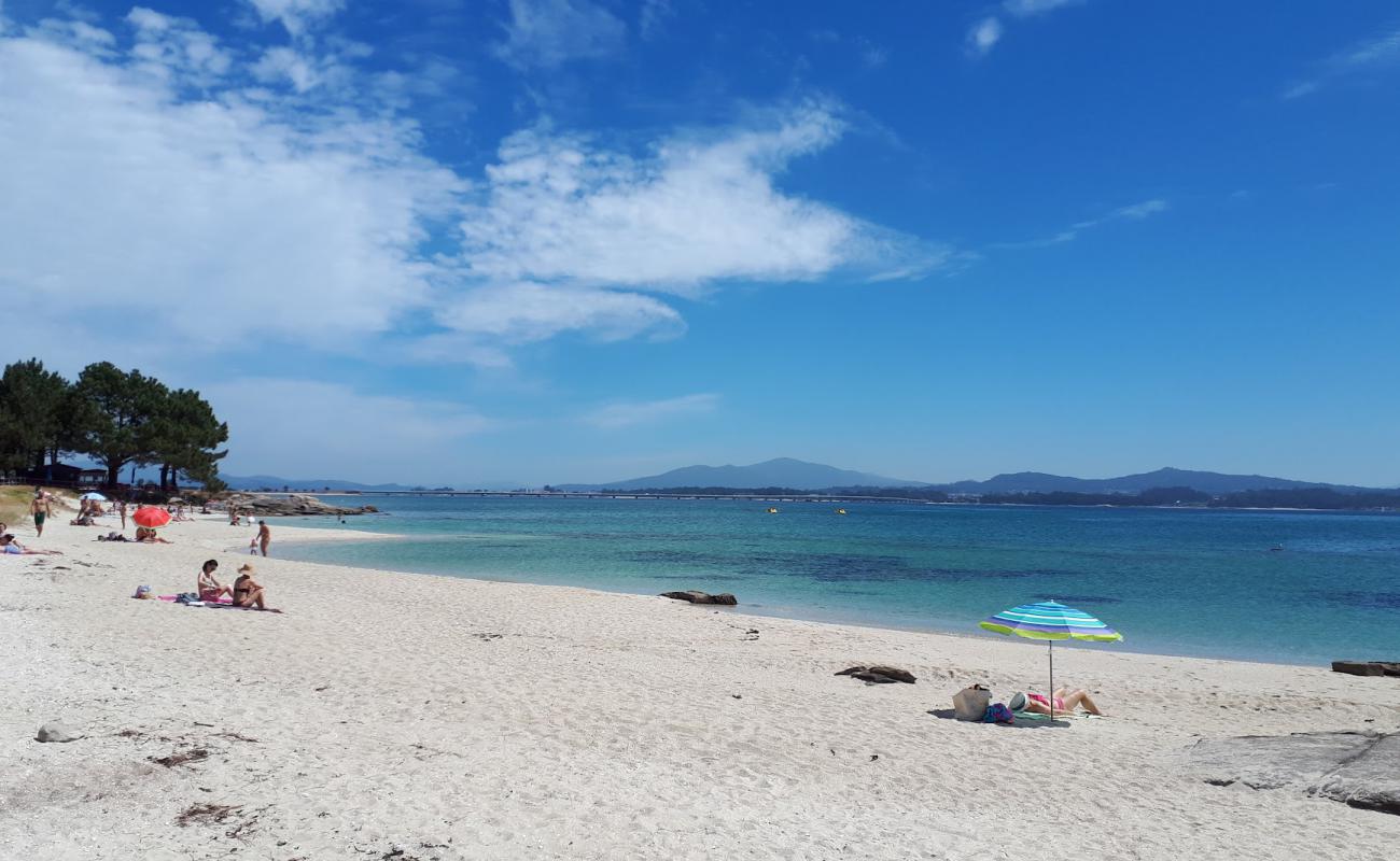 Praia das Salinas'in fotoğrafı parlak kum yüzey ile