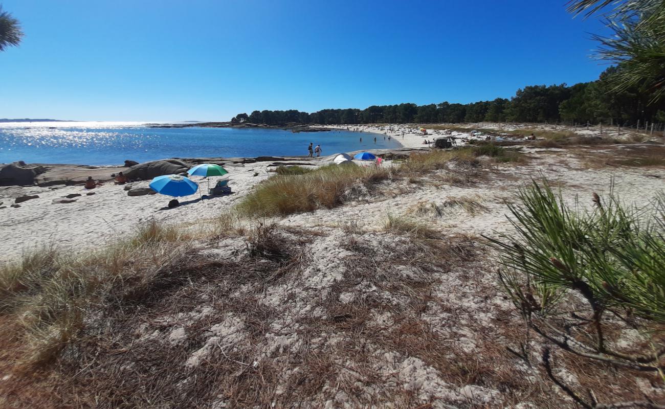 Playa de A Lameira'in fotoğrafı parlak kum yüzey ile