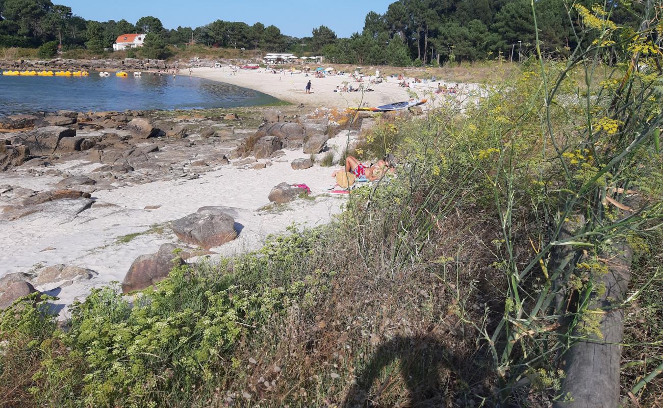 Praia Espineiro'in fotoğrafı açık bej kum yüzey ile