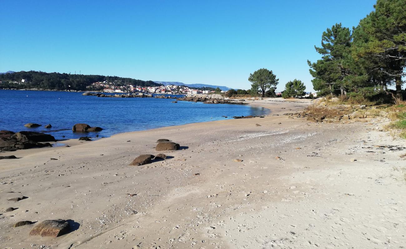 Praia de Gradin'in fotoğrafı parlak kum yüzey ile